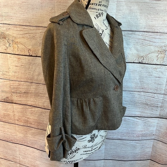 Club Monaco Cropped Blazer Peplum Wool Blend Ruffled Epaulets One Button Size 2 - Picture 2 of 9